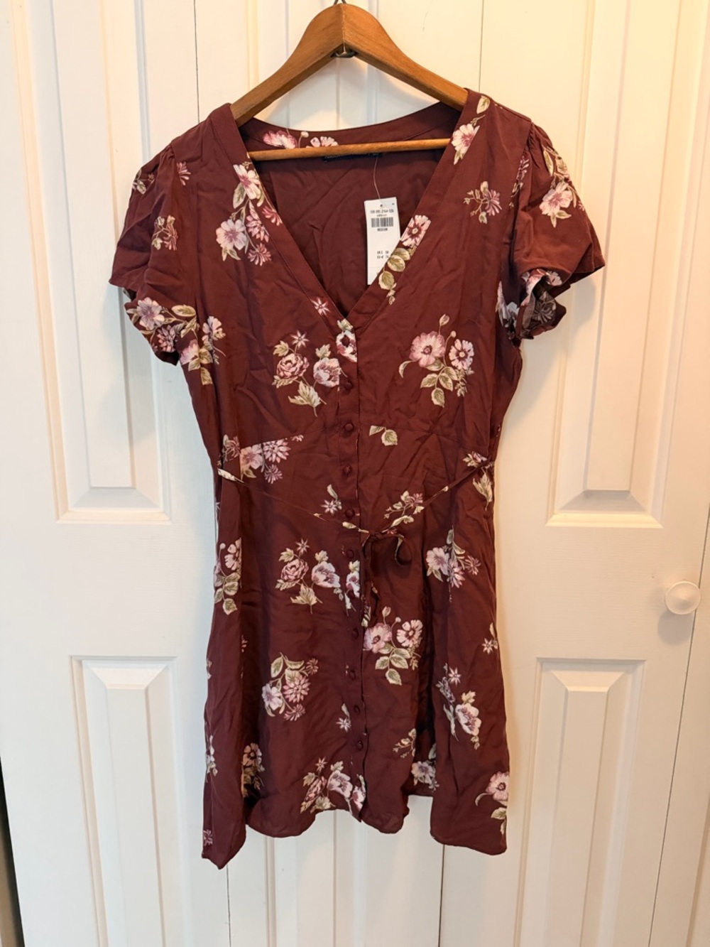 Abercrombie and Fitch. Size Medium. Skater Dress. - Picture 9 of 9